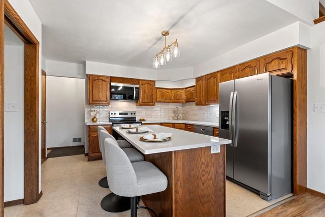 36 APACHE COURT, Appleton, WI 54911