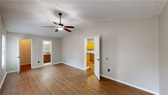4456 W Chaparral Lane, Fayetteville, AR 72704