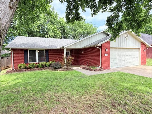 4456 W Chaparral Lane, Fayetteville, AR 72704