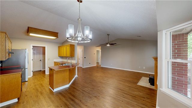 4456 W Chaparral Lane, Fayetteville, AR 72704
