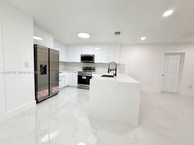 17800 NW 8th Avenue, Miami Gardens, FL 33169