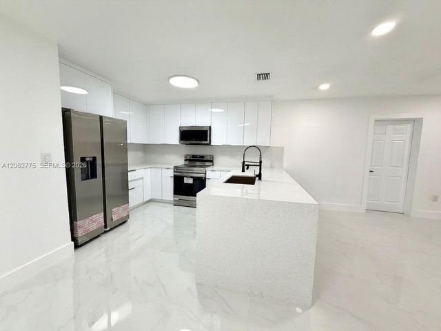 17800 NW 8th Avenue, Miami Gardens, FL 33169