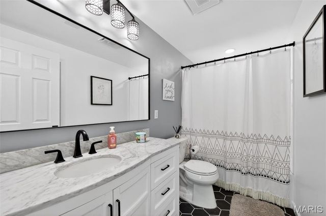 941 Crestwood Lane, O'fallon, MO 63366