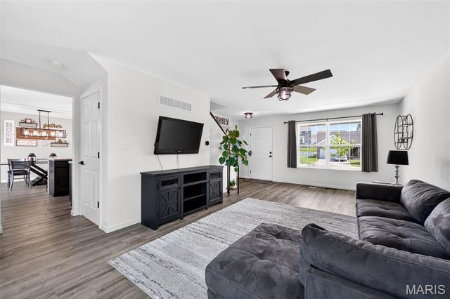 941 Crestwood Lane, O'fallon, MO 63366