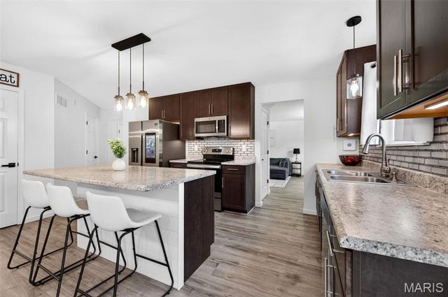 941 Crestwood Lane, O'fallon, MO 63366