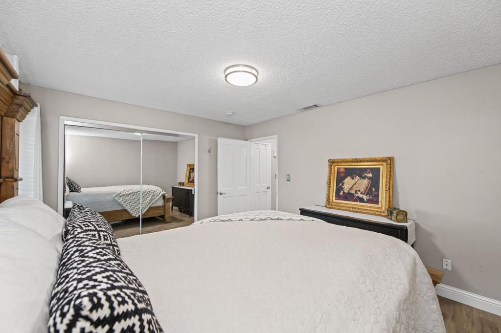 Image 13 of property listing at 5090 N College Avenue # 118, Fresno, CA 93704