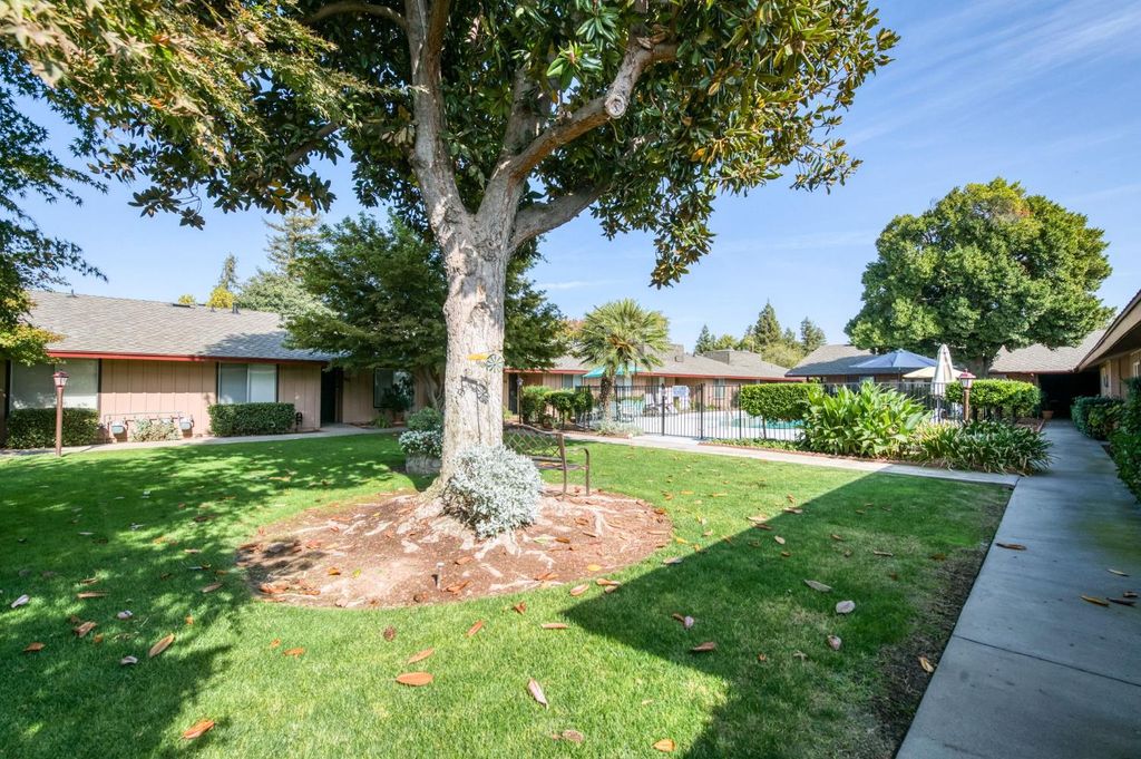 Image 22 of property listing at 5090 N College Avenue # 118, Fresno, CA 93704