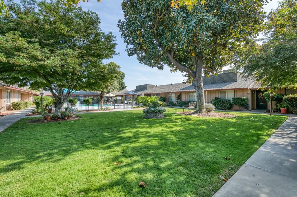 Image 23 of property listing at 5090 N College Avenue # 118, Fresno, CA 93704