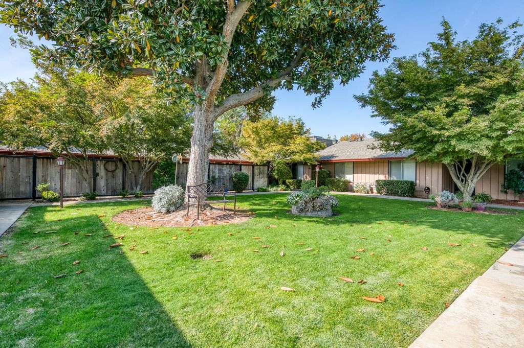 Image 24 of property listing at 5090 N College Avenue # 118, Fresno, CA 93704