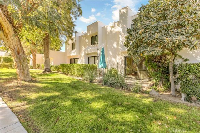 48792 Desert Flower, Palm Desert, CA 92260