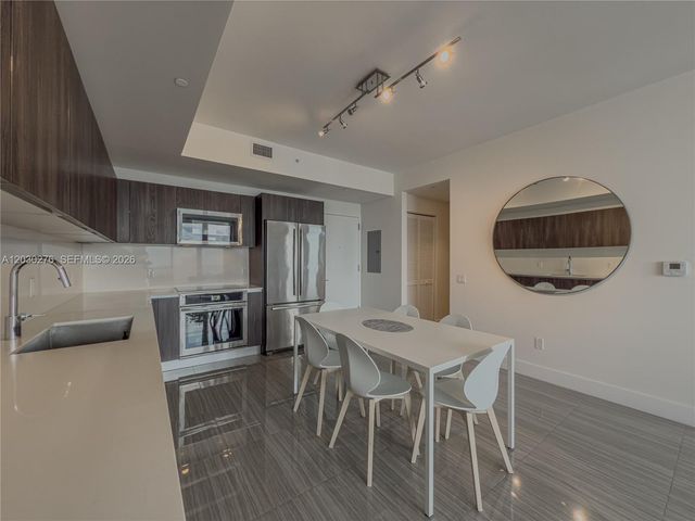 2960 NE 207th St 1104, Aventura, FL 33180