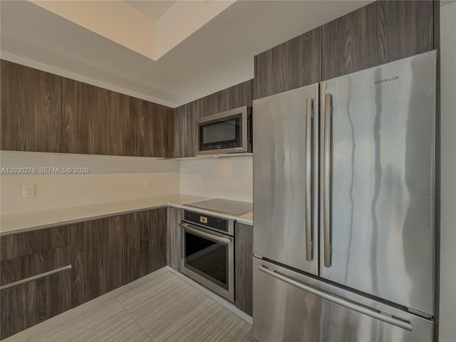 2960 NE 207th St 1104, Aventura, FL 33180