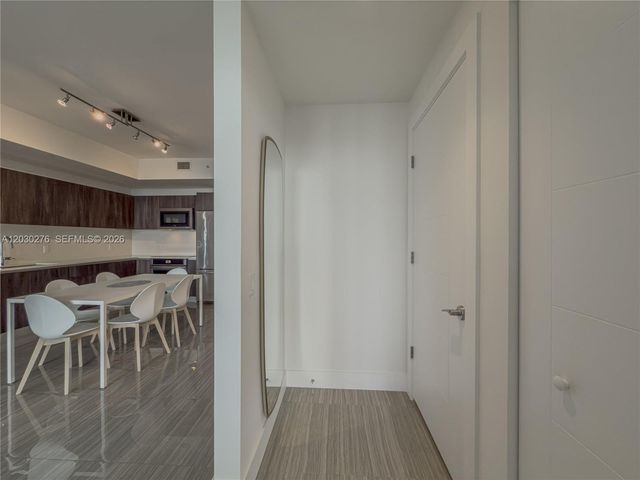 2960 NE 207th St 1104, Aventura, FL 33180