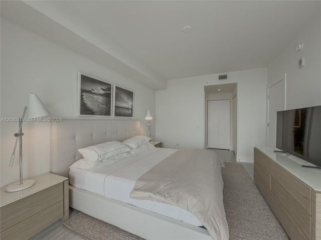 2960 NE 207th St 1104, Aventura, FL 33180