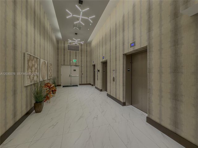 2960 NE 207th St 1104, Aventura, FL 33180