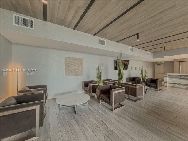 2960 NE 207th St 1104, Aventura, FL 33180