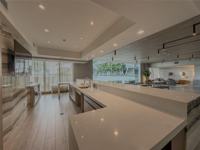 2960 NE 207th St 1104, Aventura, FL 33180