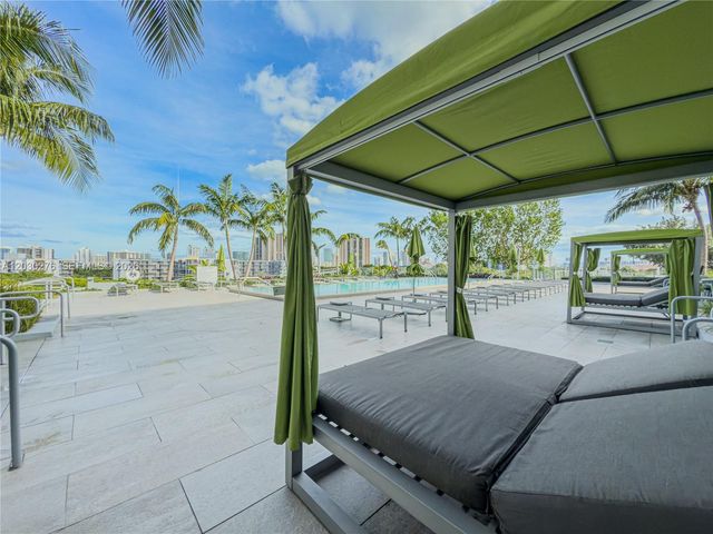 2960 NE 207th St 1104, Aventura, FL 33180