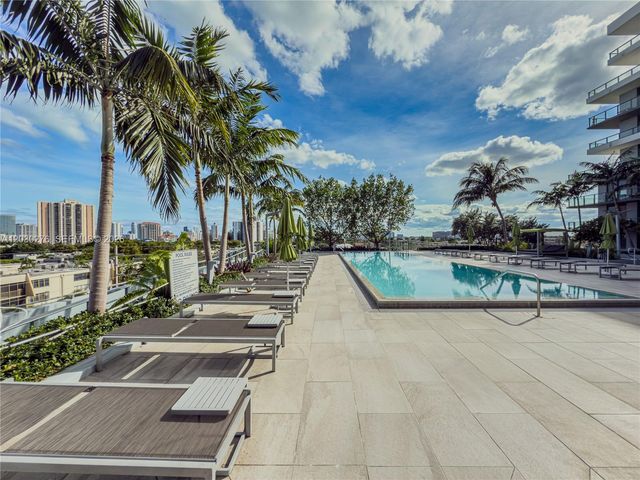 2960 NE 207th St 1104, Aventura, FL 33180