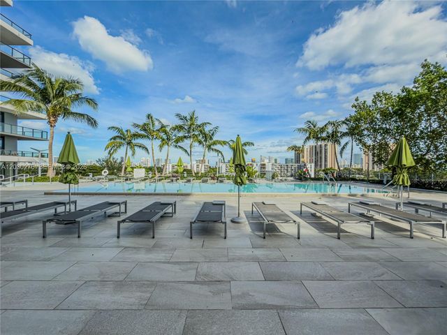 2960 NE 207th St 1104, Aventura, FL 33180