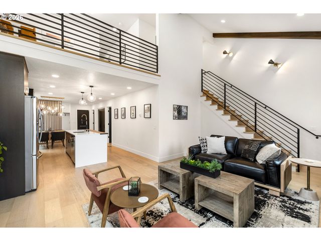 2520 Se 35TH Pl, Portland, OR 97202