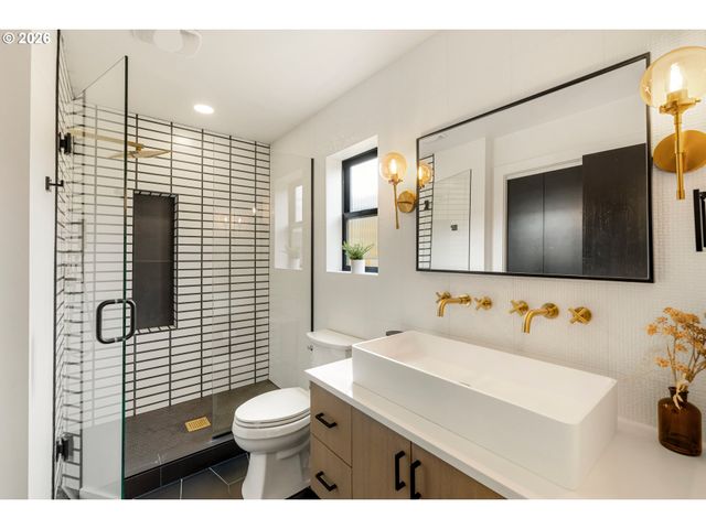 2520 Se 35TH Pl, Portland, OR 97202