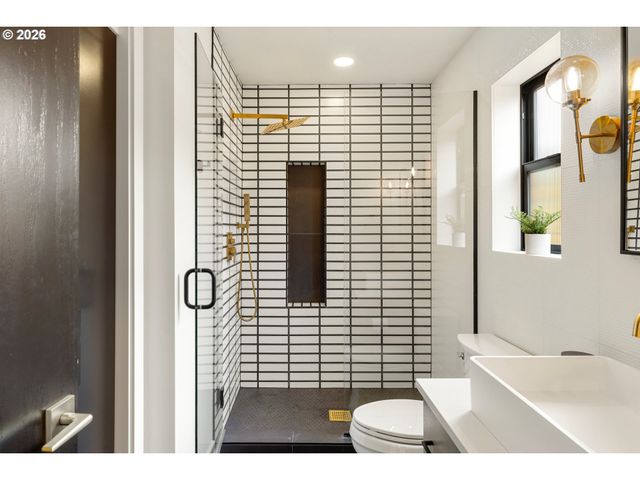 2520 Se 35TH Pl, Portland, OR 97202