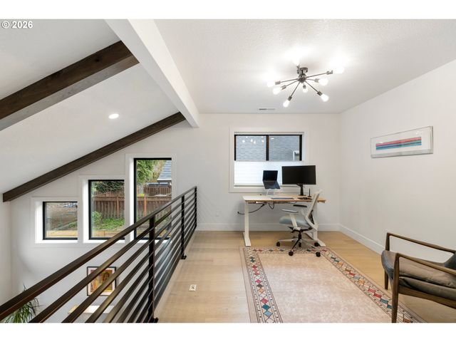 2520 Se 35TH Pl, Portland, OR 97202