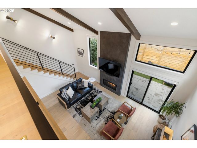 2520 Se 35TH Pl, Portland, OR 97202