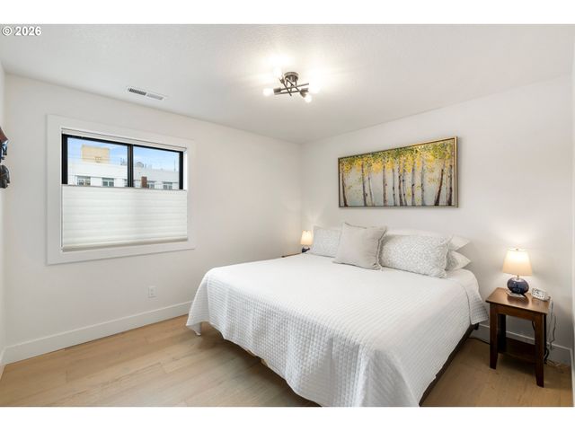 2520 Se 35TH Pl, Portland, OR 97202