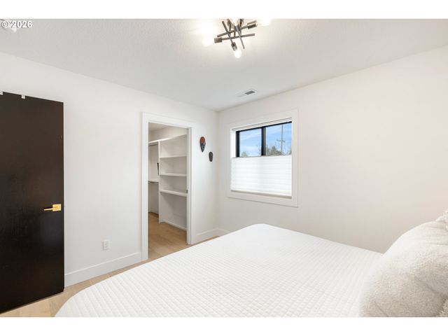 2520 Se 35TH Pl, Portland, OR 97202