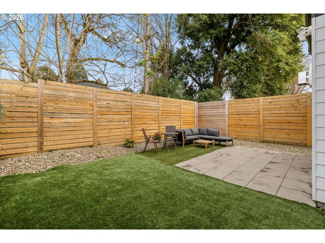 2520 Se 35TH Pl, Portland, OR 97202