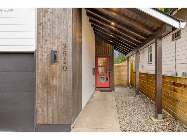 2520 Se 35TH Pl, Portland, OR 97202