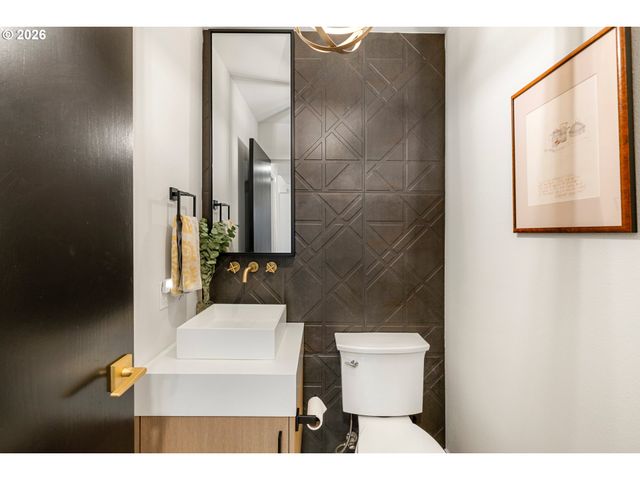 2520 Se 35TH Pl, Portland, OR 97202