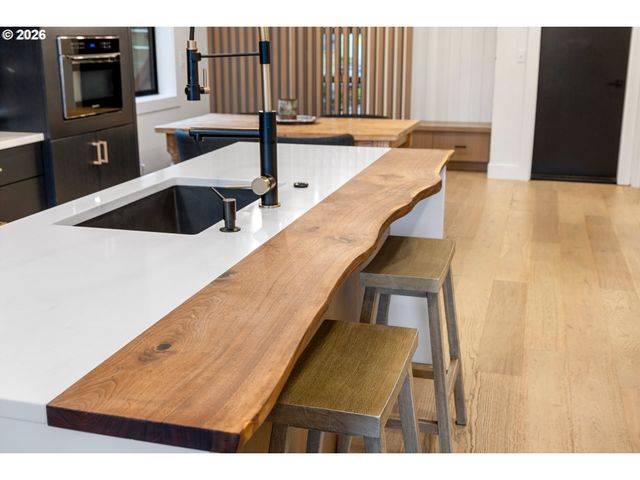 2520 Se 35TH Pl, Portland, OR 97202