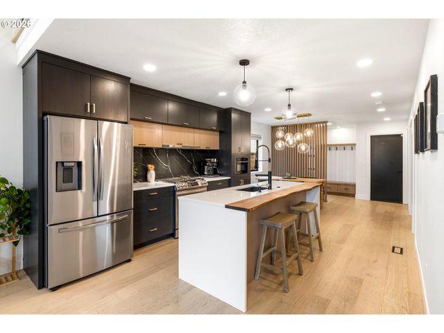 2520 Se 35TH Pl, Portland, OR 97202