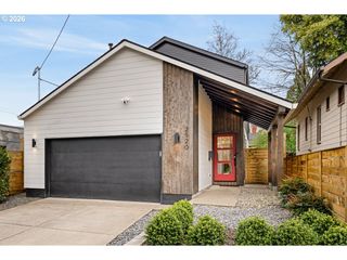 2520 Se 35TH Pl, Portland, OR 97202