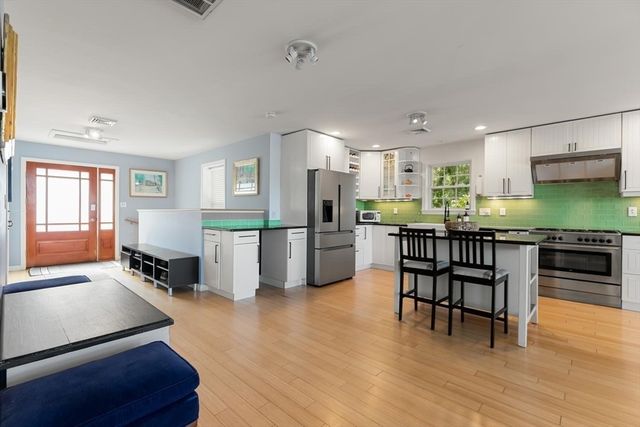 214 Echo Cove Road, Hamilton, MA 01982