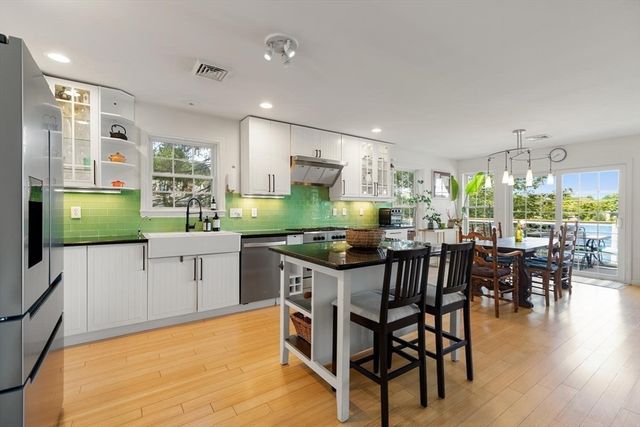 214 Echo Cove Road, Hamilton, MA 01982