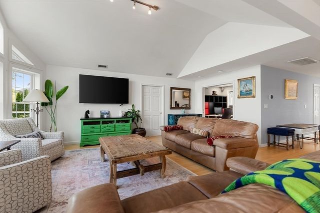 214 Echo Cove Road, Hamilton, MA 01982