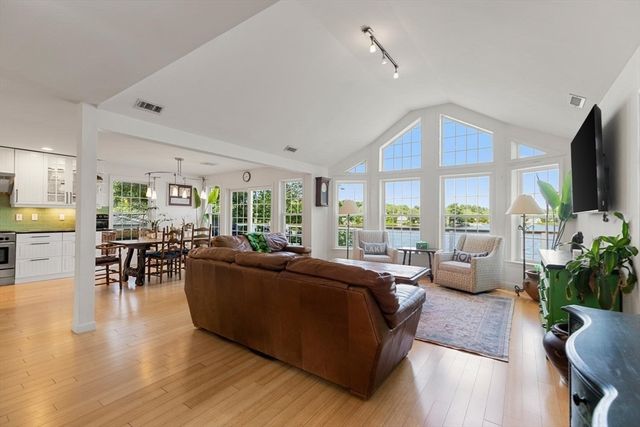 214 Echo Cove Road, Hamilton, MA 01982