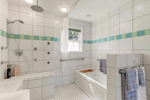 214 Echo Cove Road, Hamilton, MA 01982
