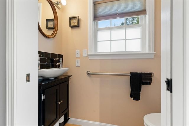 214 Echo Cove Road, Hamilton, MA 01982