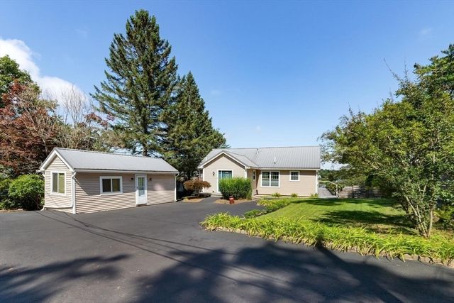 214 Echo Cove Road, Hamilton, MA 01982