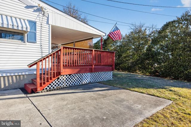 1824 HILLTOP TER, Bethlehem, PA 18018