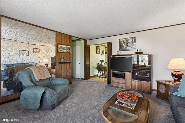 1824 HILLTOP TER, Bethlehem, PA 18018