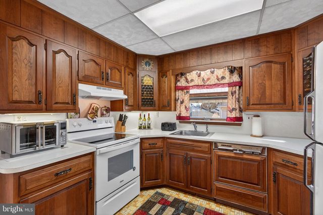 1824 HILLTOP TER, Bethlehem, PA 18018