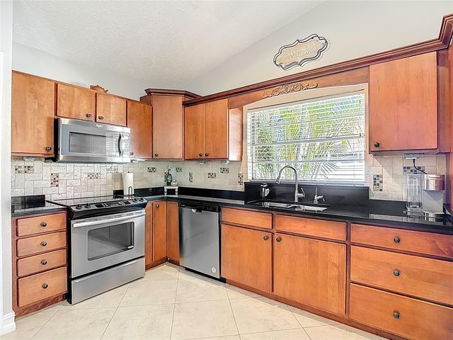 21515 CURLEW COURT, Lutz, FL 33549