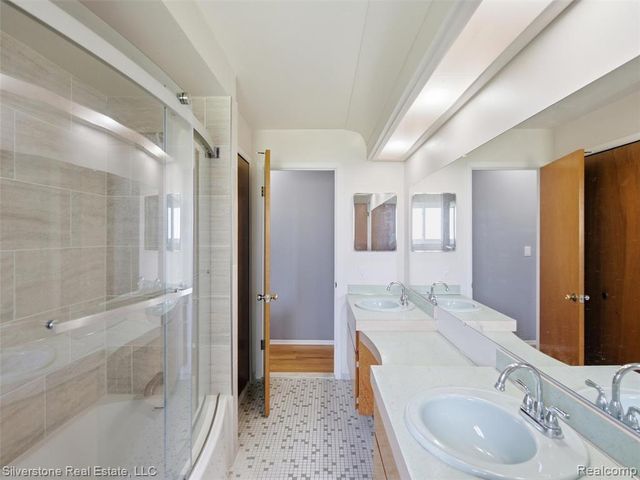 30314 Birch Tree Drive, Warren, MI 48093