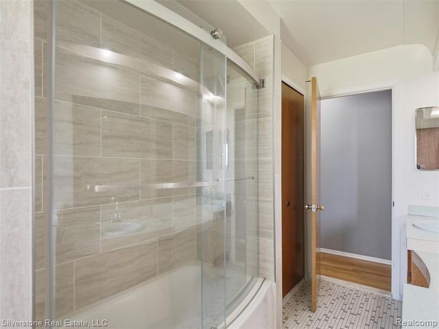 30314 Birch Tree Drive, Warren, MI 48093